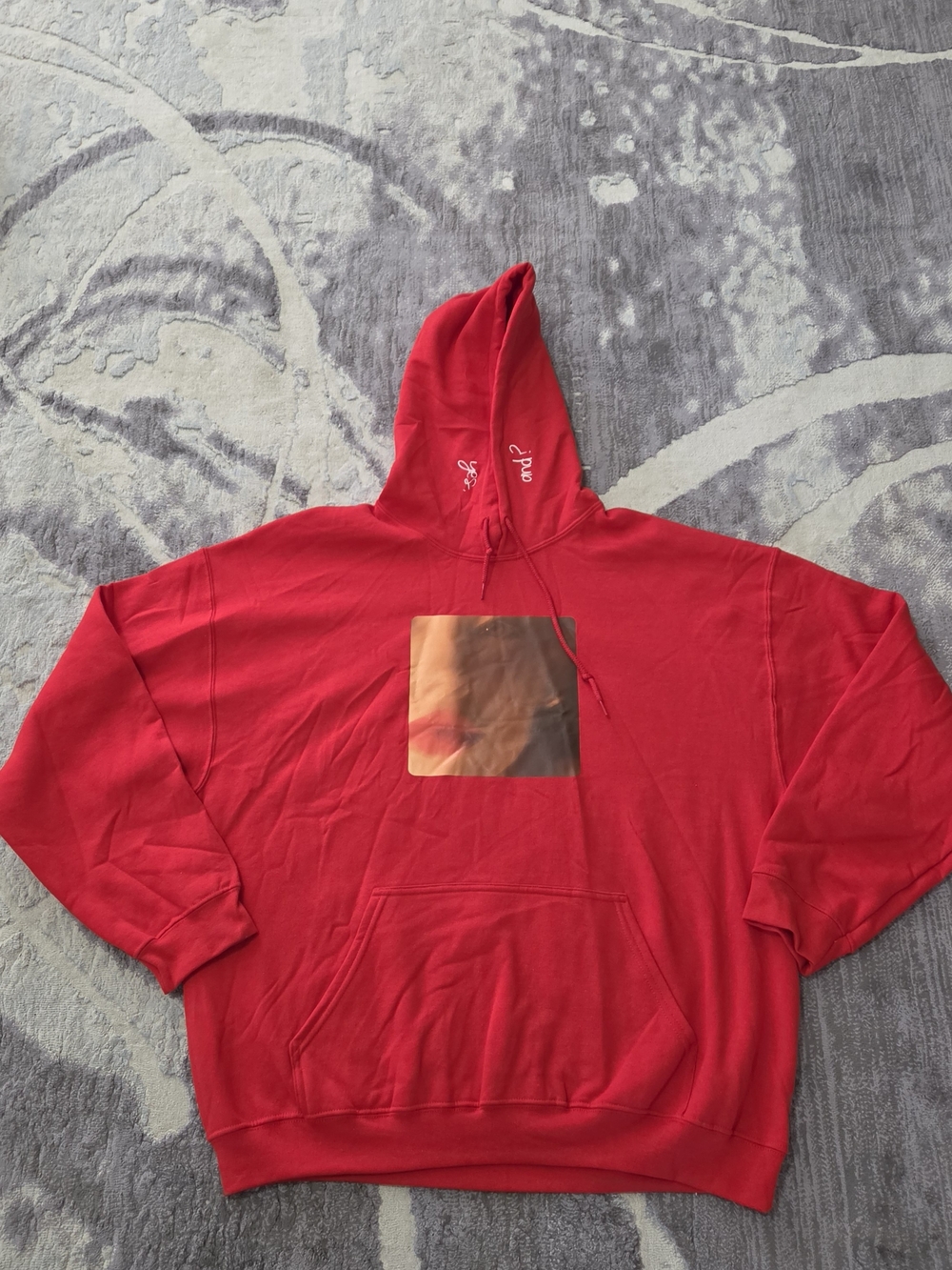 Ariana Grande Red Crewneck Hoodie with Center Square Graphic Size XXL